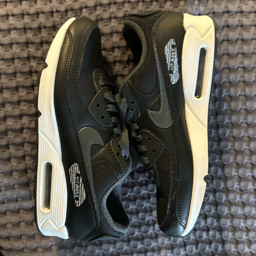 Nike Air Max - Like New